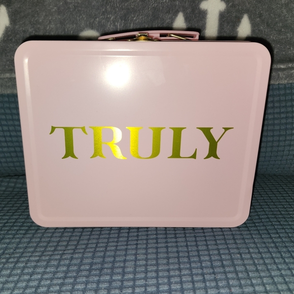 Truly Beauty Metal Box - Picture 2 of 4